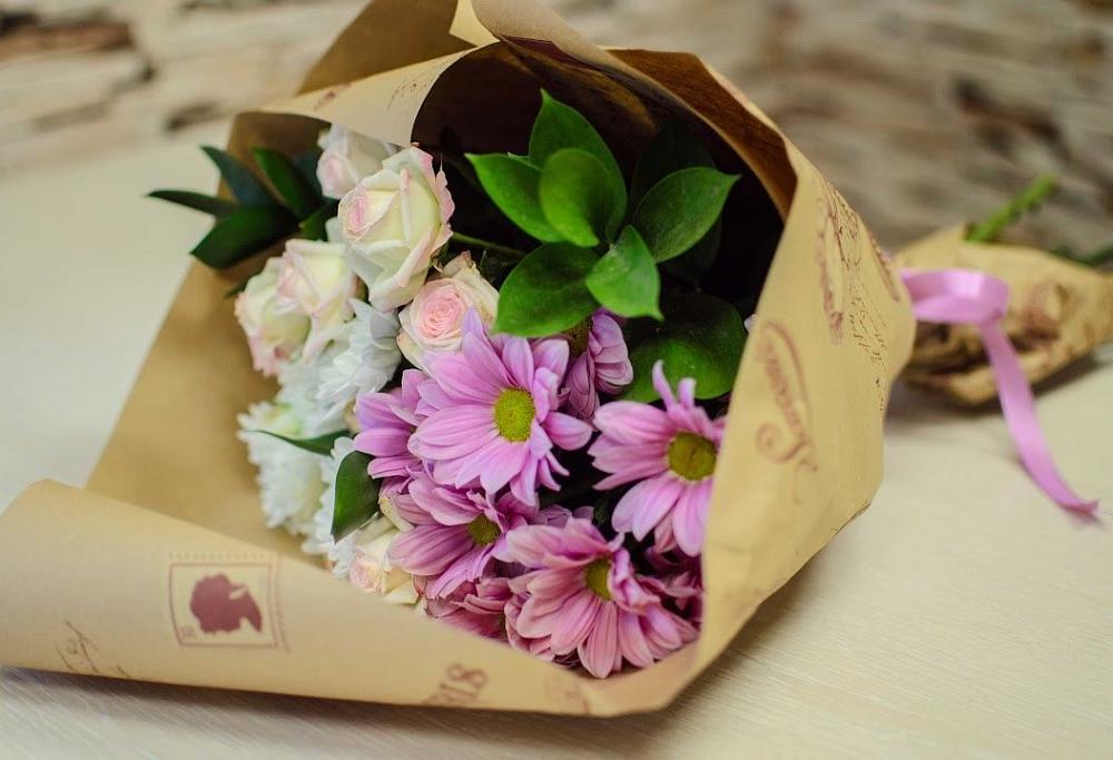 Букет цветов из: Розы и Хризантемы в Гизель