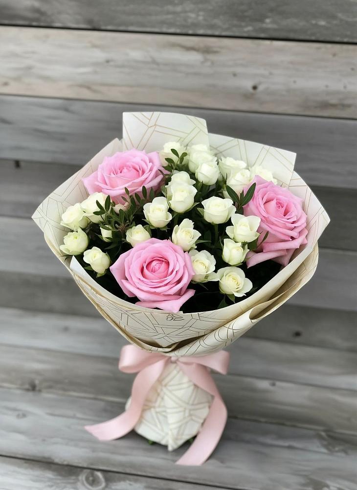 Букет цветов из: Розы в Гизель