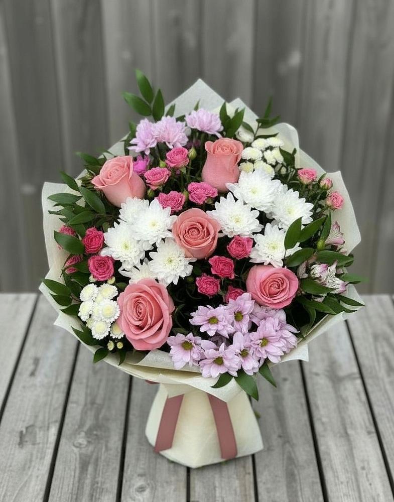 Букет цветов из: Альстромерии, Гвоздики, Розы и Хризантемы в Гизель