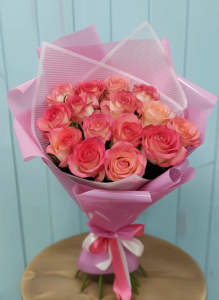 Букет 15 Розовых роз Равель в Гизель