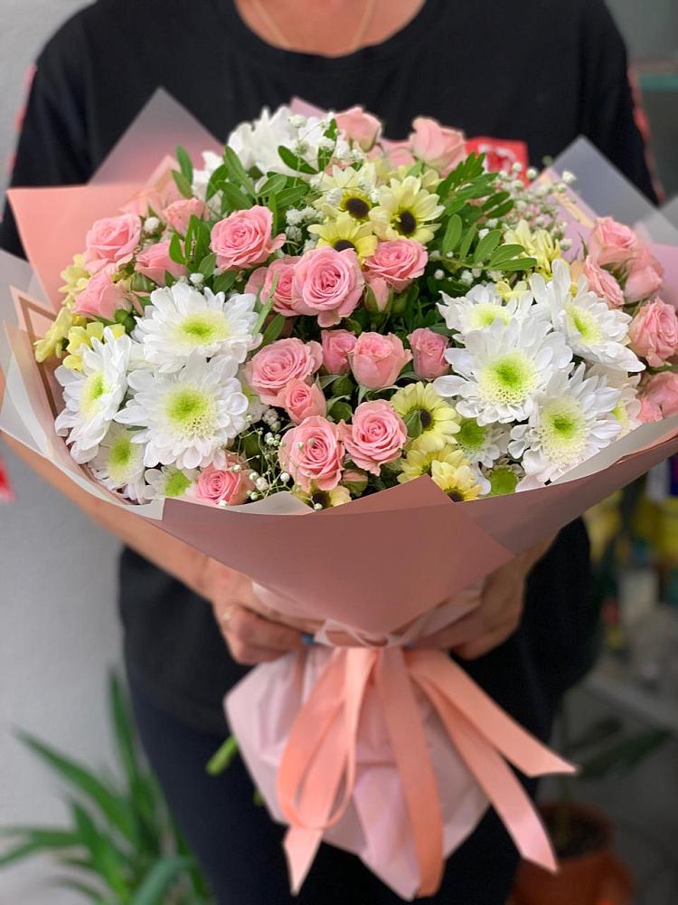 Букет цветов из: Розы и Хризантемы в Гизель