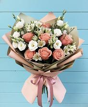 Букет цветов из:  Розы, Альстромерии и Лизиантусы в Гизель