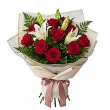 Букет цветов из:  Лилии и Розы в Гизель