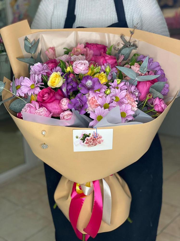 Букет цветов из: Хризантемы, Гвоздики и Альстромерии в Гизель