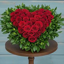 Цветочная композиция из Розы в виде сердца в Гизель