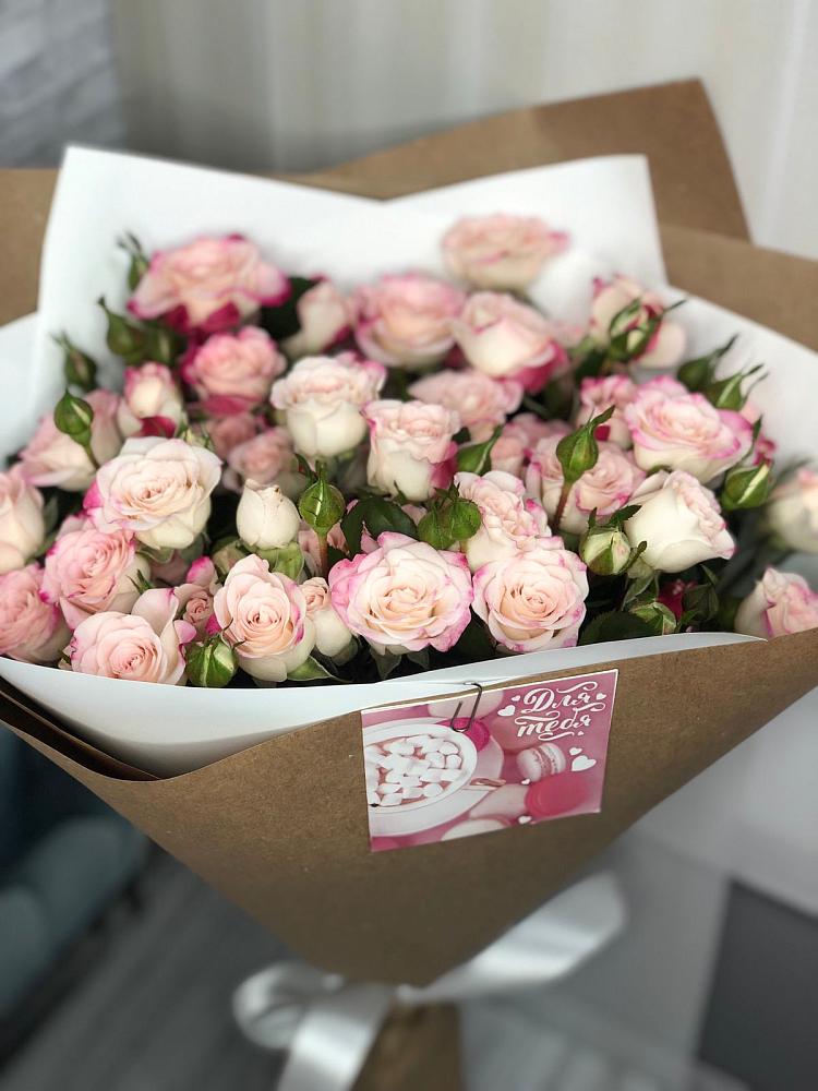 Букет цветов из: Розы в Гизель