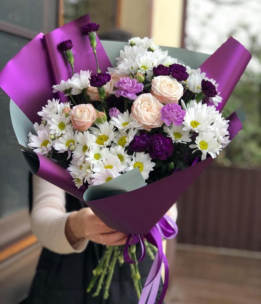 Букет цветов из: Хризантемы, Гвоздики и Розы в Гизель