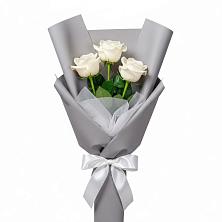 Букет 3 белые розы в Гизель