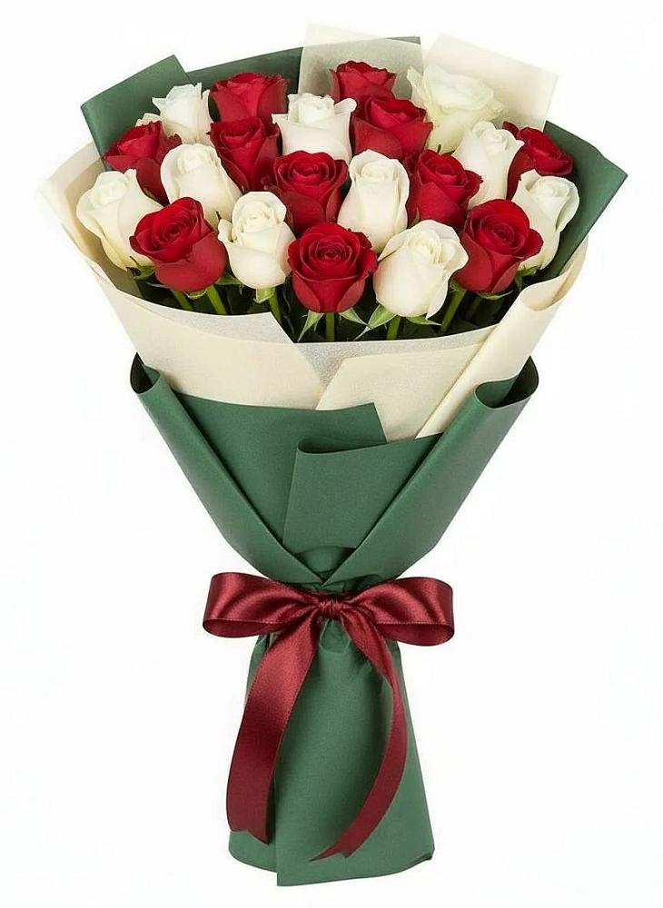 Букет Микс из красных и белых роз в Гизель