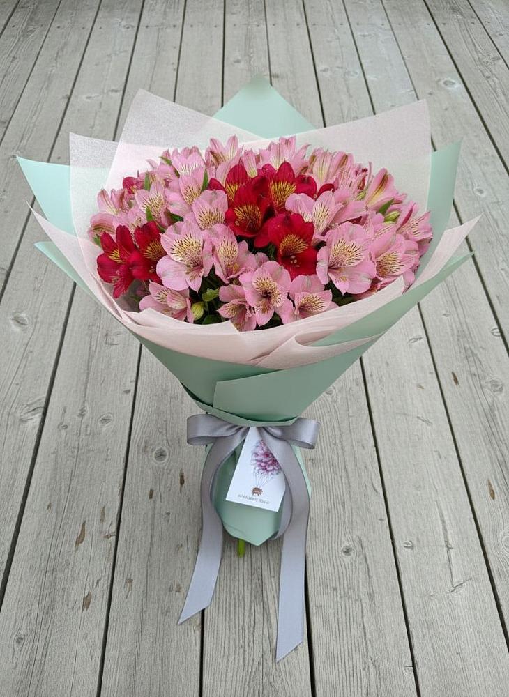 Букет цветов из: Альстромерии в Гизель