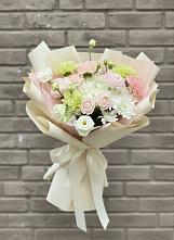 Букет цветов из:  Гвоздики, Розы, Лизиантусы и Хризантемы #REPLACE_PRED# Гизель