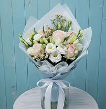 Букет цветов из:  Розы и Лизиантусы в Гизель