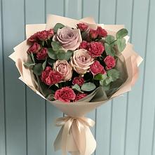 Букет цветов из:  Гвоздики и Розы в Гизель