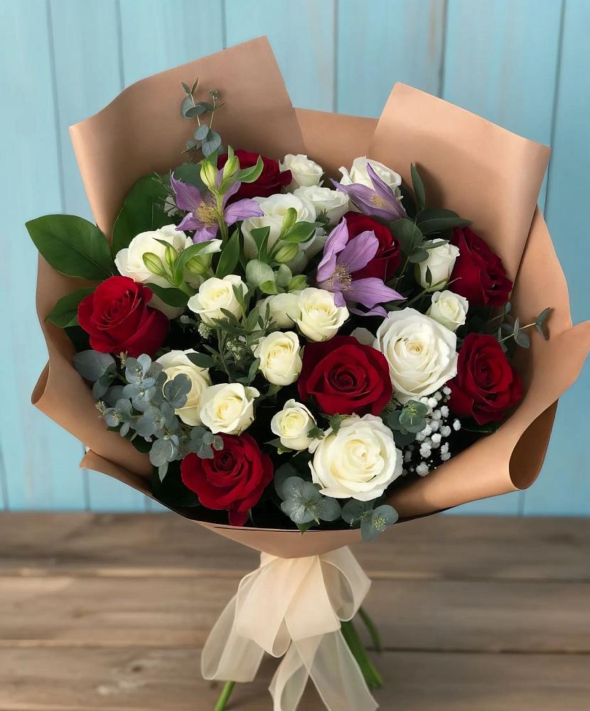 Букет цветов из: Розы и Альстромерии в Гизель