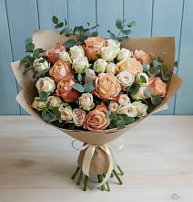 Букет цветов из:  Альстромерии и Розы в Гизель