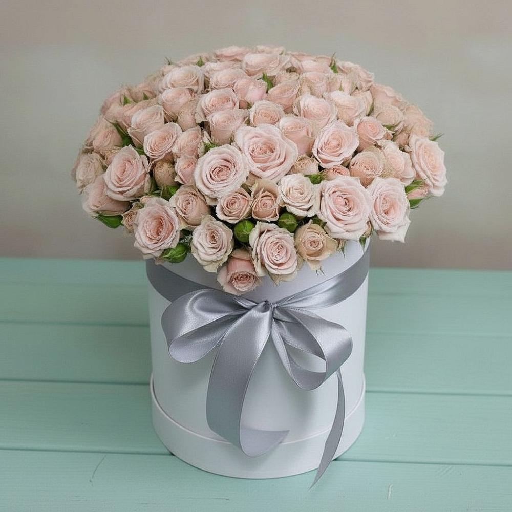 Цветочная композиция из Розы в шляпной коробке в Гизель